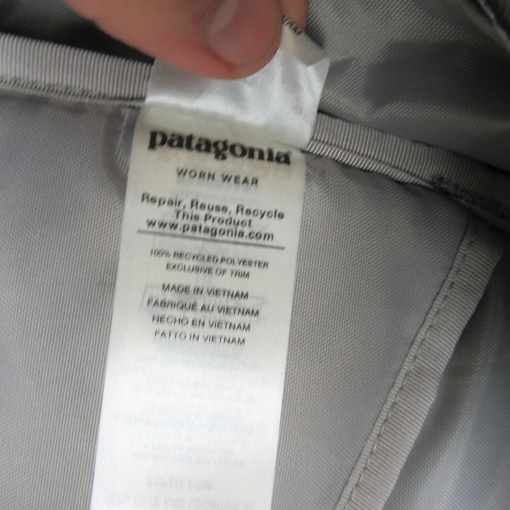 Patagonia Arbor Day Pack 20L One Size Black Water Resistant Adjustable Hike LOGO